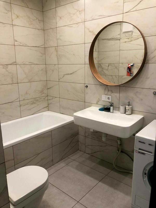 Modern 2-Bedroom Apartment near Osokорки Metro with Generator