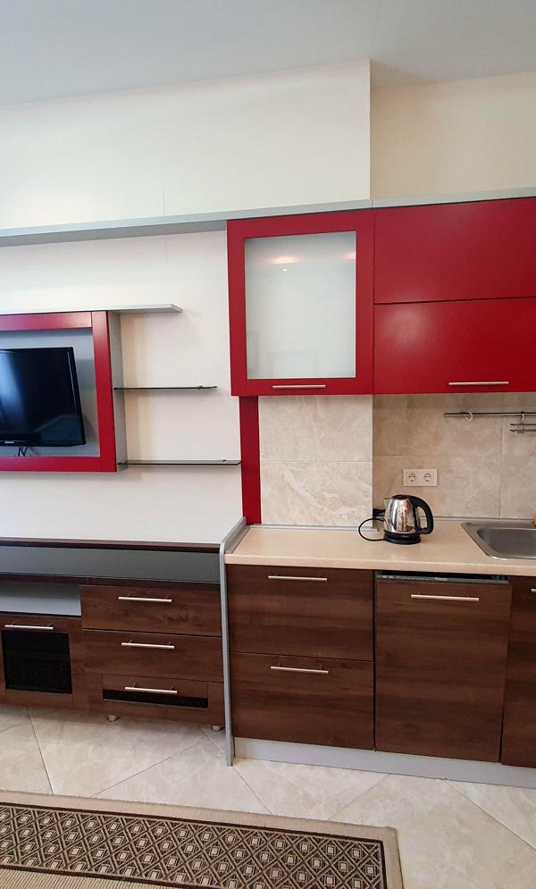 Spacious 1-bedroom apartment on French Boulevard with amenities