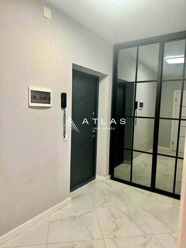 One-bedroom apartment on Truskavets'ka Street in Continent RC