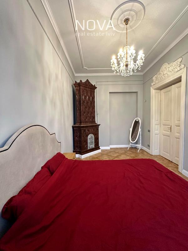Designer 3-room apartment in historic building with incredible view