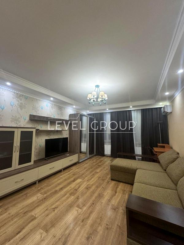 2-Room Apartment near Akademmistechko, Comfortable Furnished Space