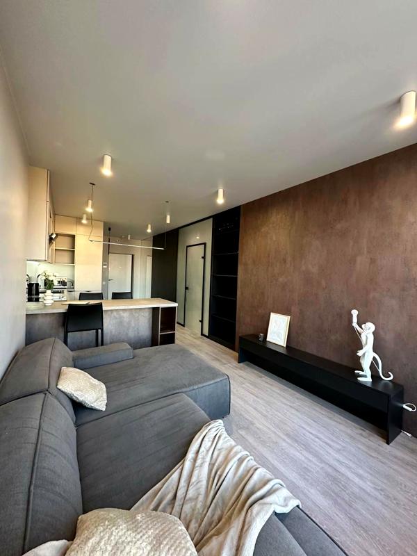 1-Bedroom Apartment with Kitchen-Living Room in Victory V Complex