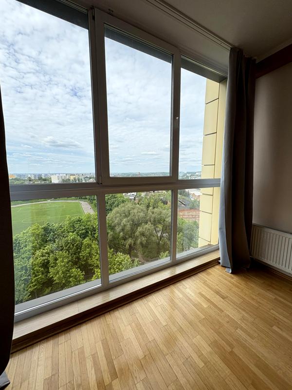 1-Bedroom Apartment with Panoramic Stadium View