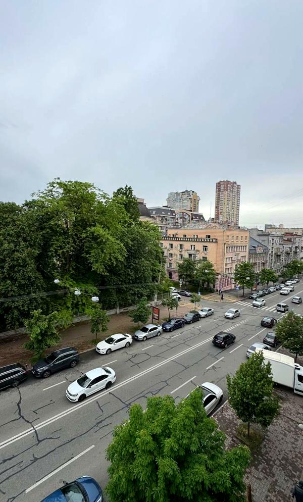 Spacious 4-Room Duplex Apartment in Kyiv City Center
