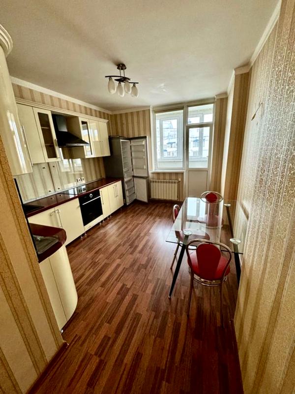 Spacious Bright Apartment near Auchan, Lake, and Shopping Center
