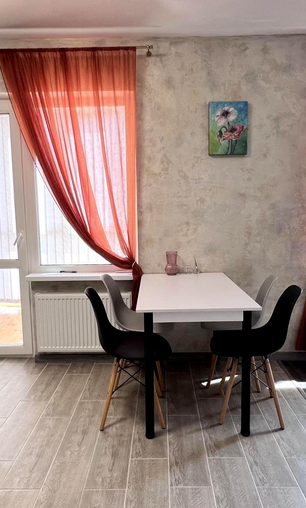 Modern Studio Apartment in Welcome Home Complex with Panoramic Balcony