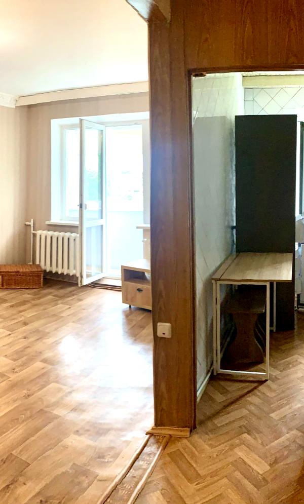 2-Room Apartment on Bohdan Khmelnytsky Avenue, Fully Furnished