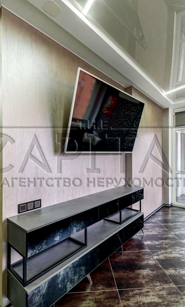 3-Bedroom Apartment in Hoffman House with Premium Features