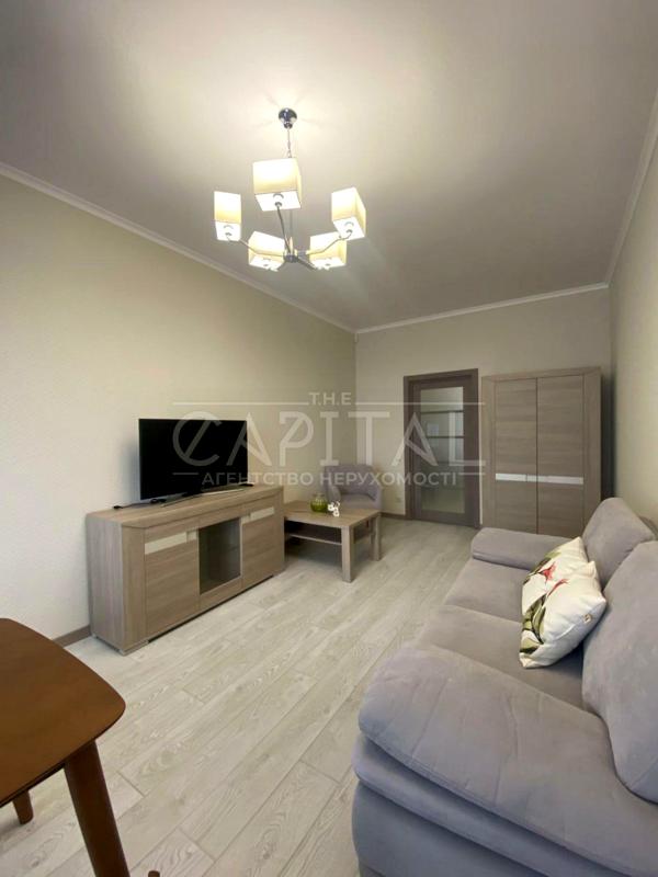 Spacious Rental Apartment in Pechersk District with Modern Amenities