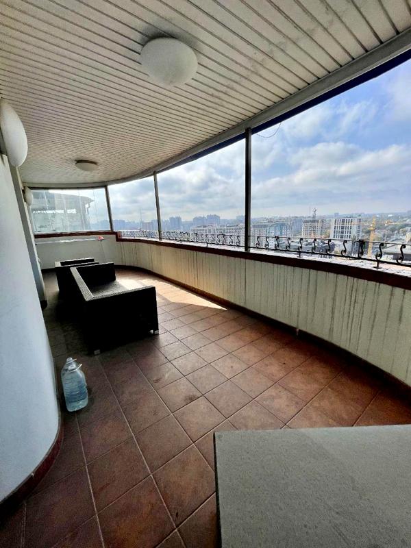 Elite 3-bedroom apartment in Galitsky Complex with sea view and terrace