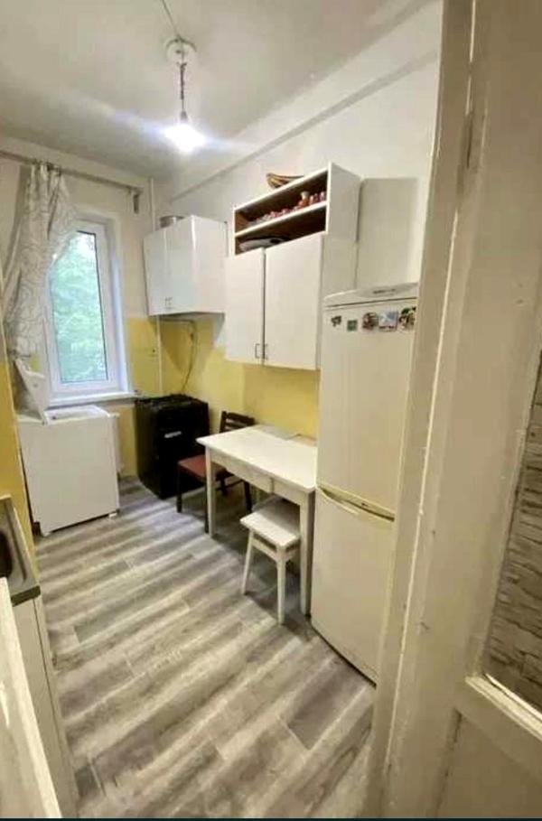 Cozy Apartment in Chokolivka Near Public Transport
