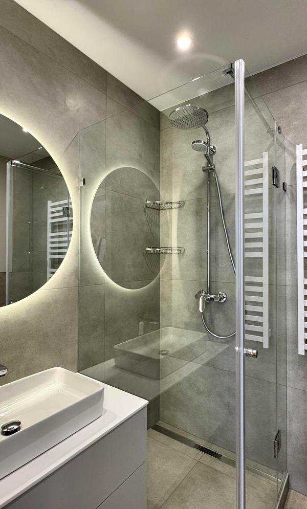 Designer 1-bedroom apartment with panoramic windows and open balcony in Respublika Complex