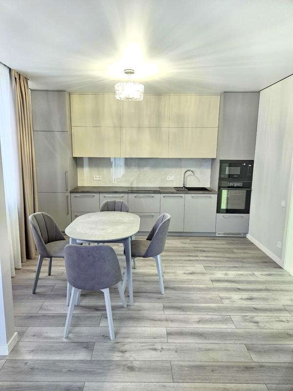 Spacious 2-bedroom apartment in City Hub complex with modern design and amenities