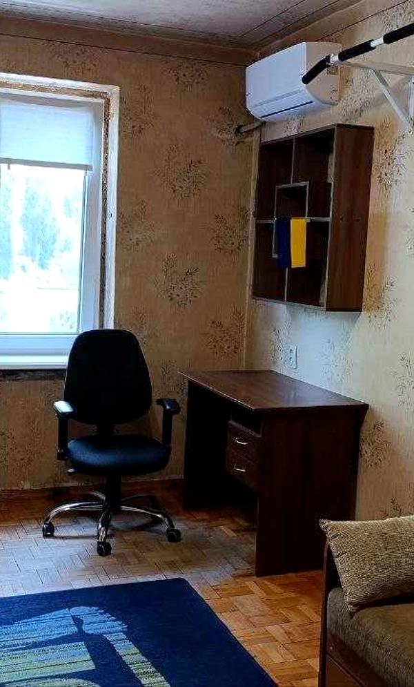 3-Room Apartment near Pravda Cinema, Slobozhanskyi Avenue