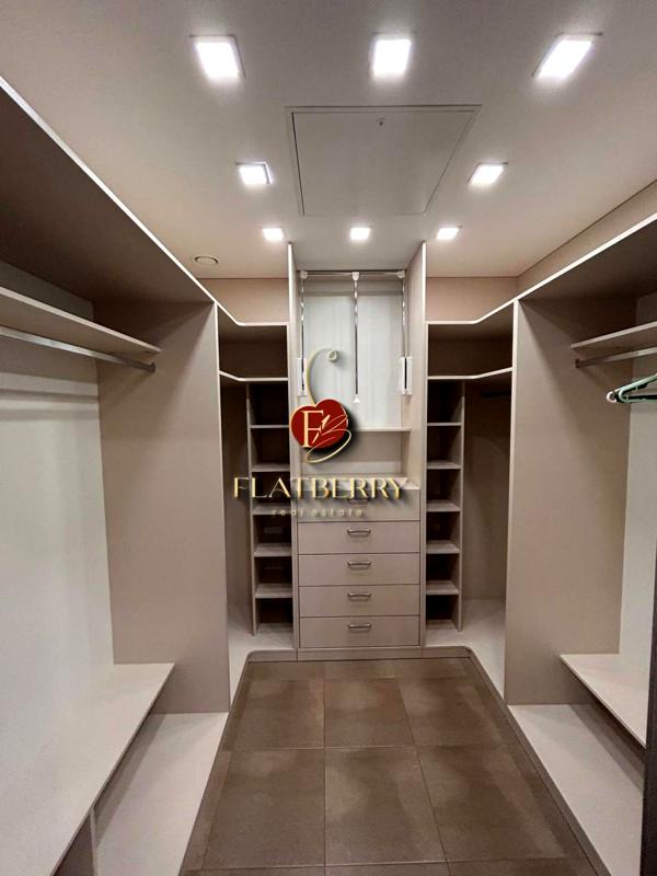 3-Bedroom Apartment in Historic Kyiv Center, Shevchenkovsky District