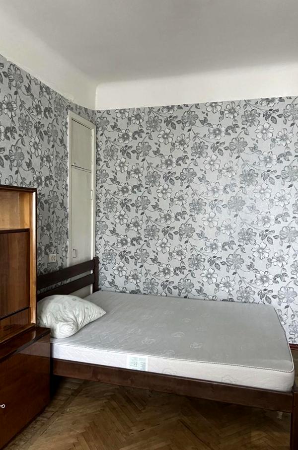 Cozy Apartment near Sevastopolska Square with Essential Amenities