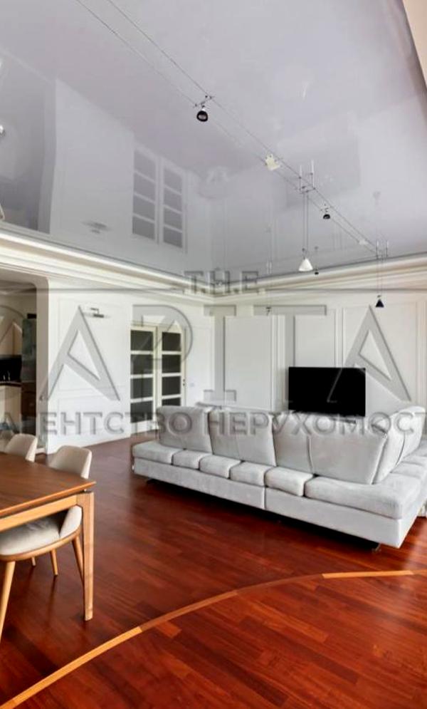 Spacious 3-Room Apartment in Shevchenkivskyi District with Premium Design