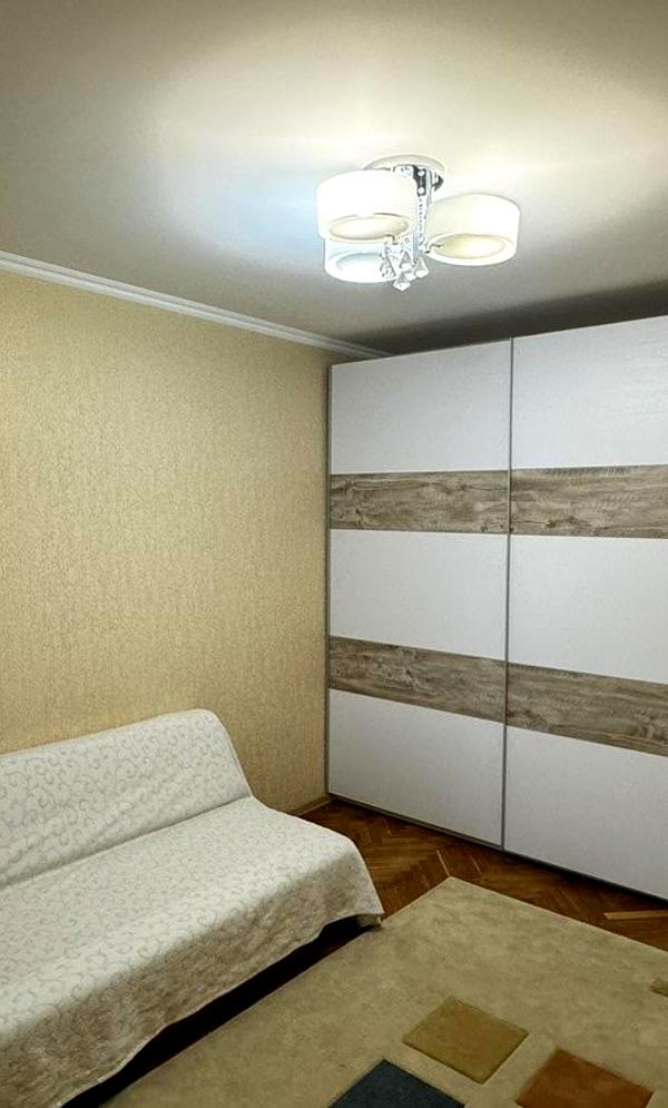 Spacious Apartment with Separate Layout Near Metro Stations