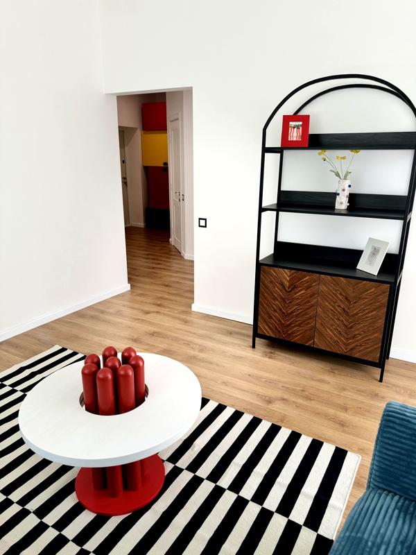 2-Room Apartment Near City Center with Spacious Rooms