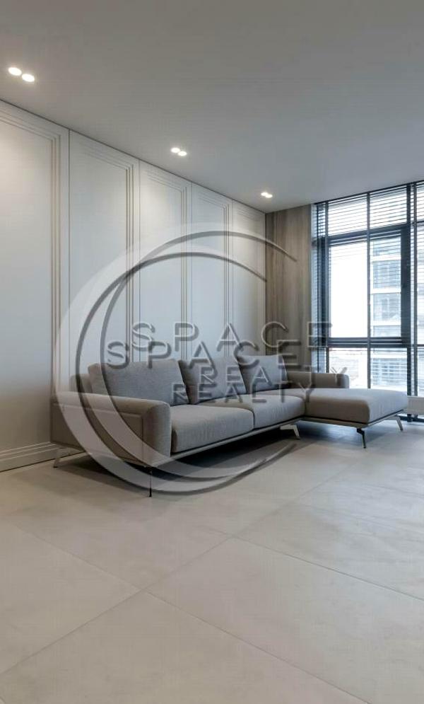 Spacious 3-bedroom apartment in Novopecherski Lipki Complex