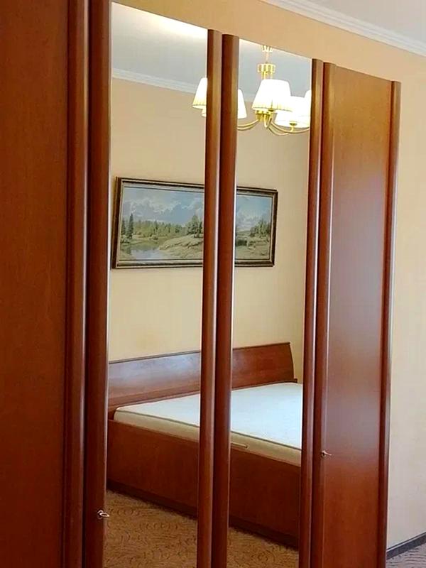 Comfortable One-Bedroom Apartment in Osokorky District