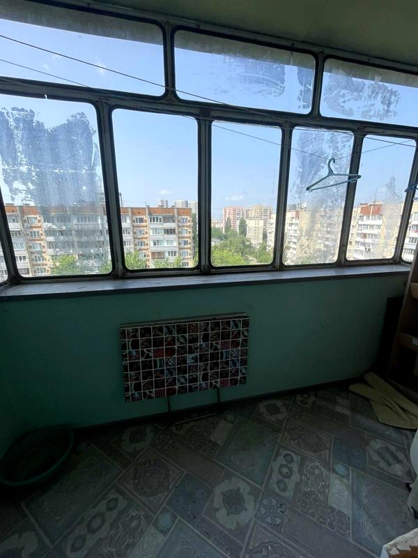 Apartment on Voskresinka, Shukhevicha Avenue, Partially Furnished