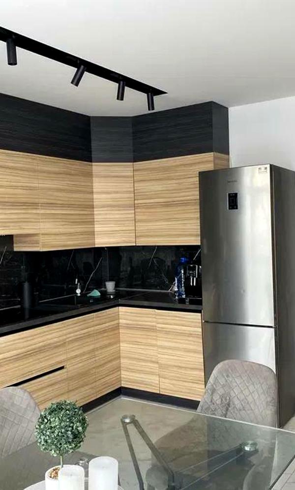 Designer Renovated Apartment with Modern Amenities