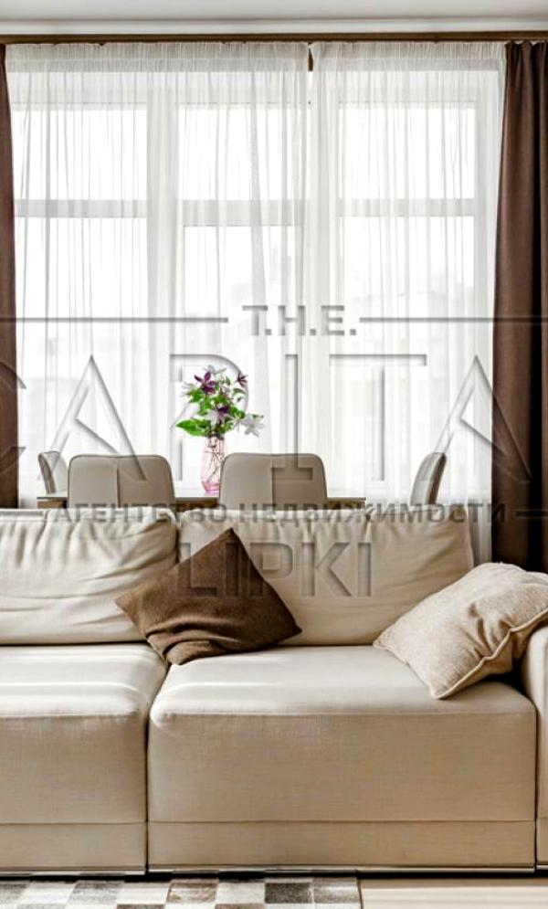 Designer 3-Room Apartment in Novopecherski Lipki Complex, Kyiv