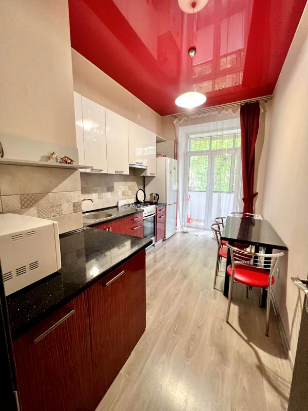 2-Room Apartment on Meretyna Street with Full Furnishing and Renovation