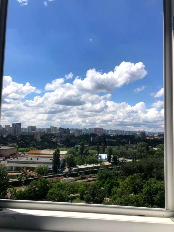 Spacious 1-bedroom apartment with city view on 16th floor