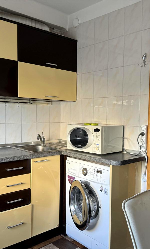 1-Bedroom Apartment near Minskaya Metro, Fully Furnished