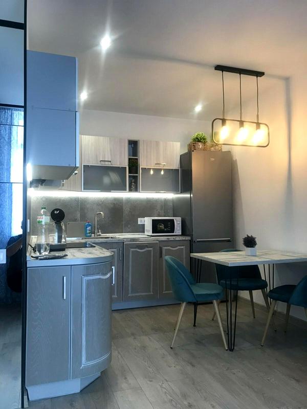 Designer Apartment Near Metro in Forestpark Area, City Flowers Complex