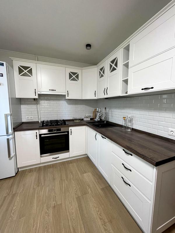 Two-room apartment in Obolon with modern furnishings near shopping center