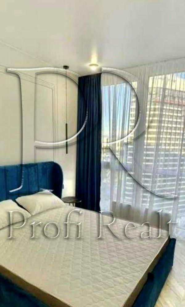 New stylish apartment with Dnipro view, fully furnished