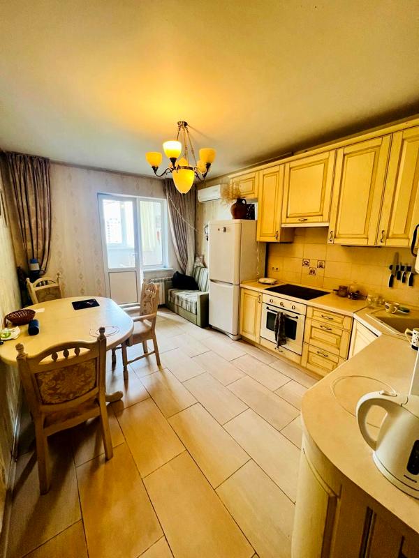 3-Room Apartment with Premium Location and Amenities