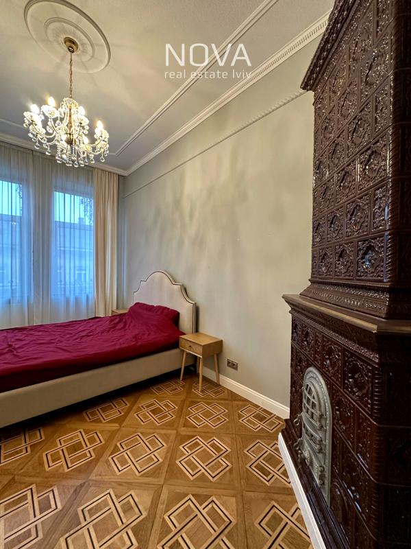 Designer 3-room apartment in historic building with incredible view