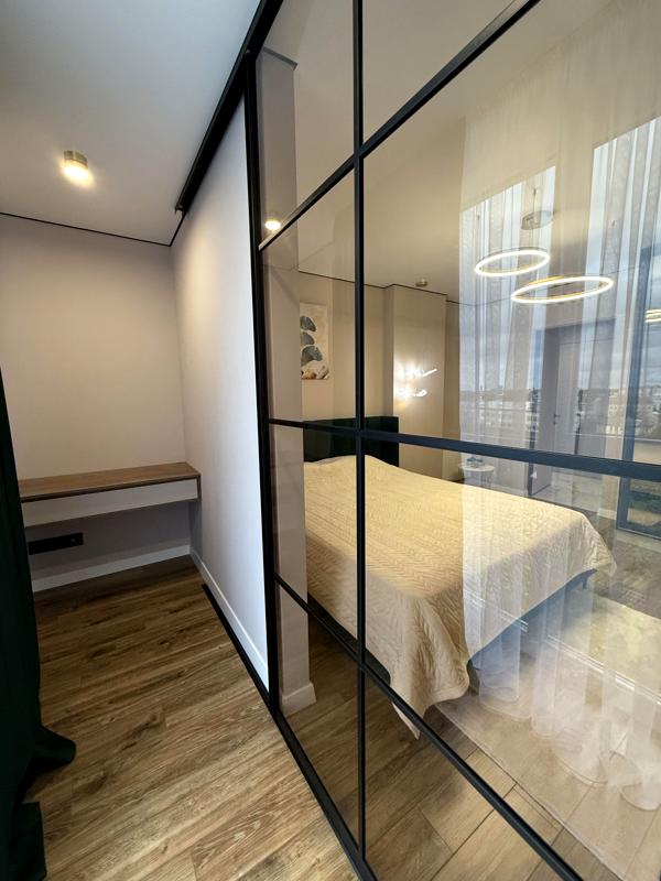 Spacious 2-Bedroom Apartment with Designer Renovation in Rudnenska Street