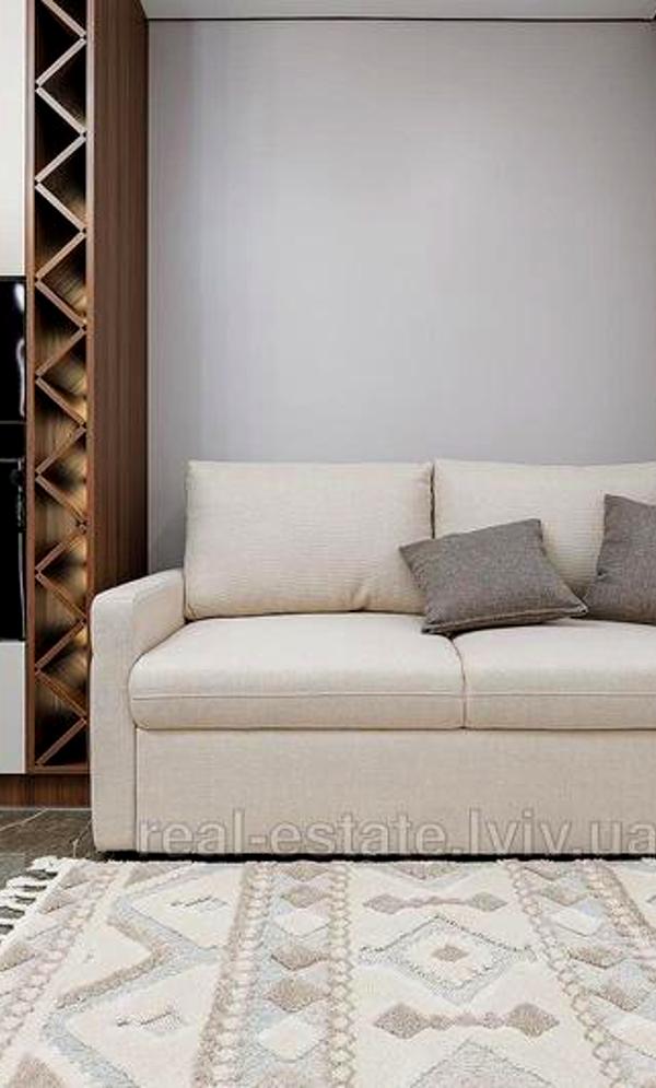 Designer Renovated Apartment with Floor Heating