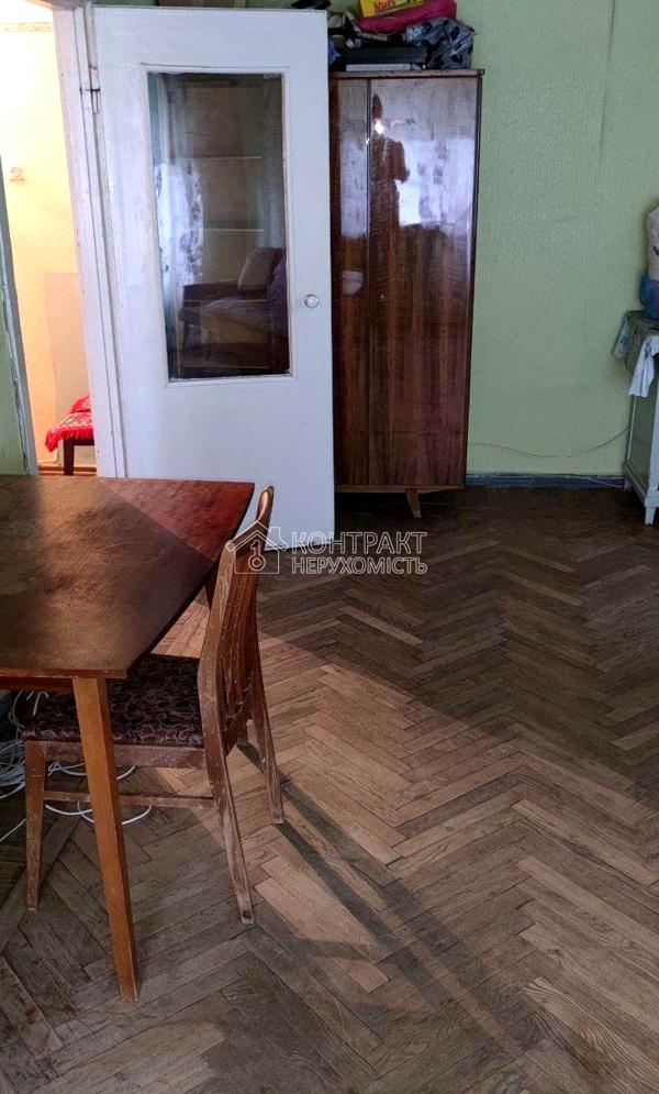 2-Bedroom Apartment Near Palats Sportu Metro with Convenient Location