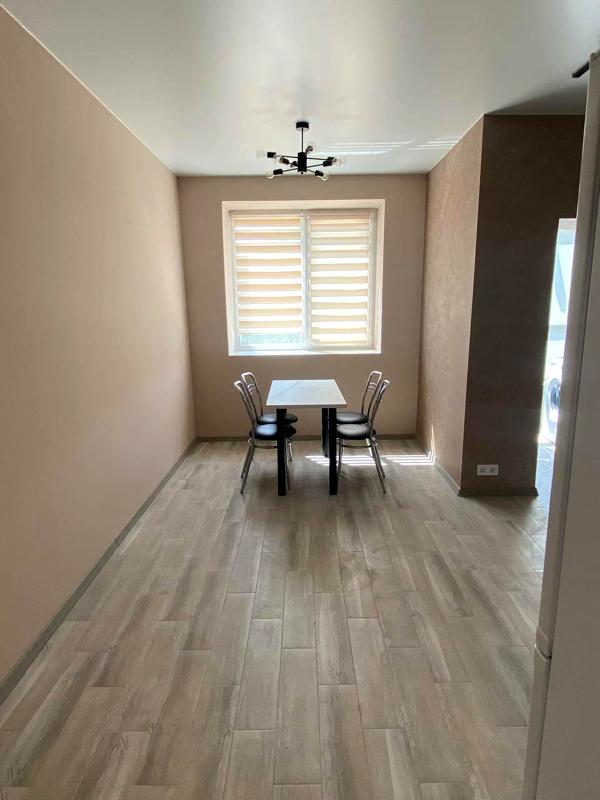 Bright and Spacious One-Bedroom Apartment with New Renovation in Ivano-Frankivsk