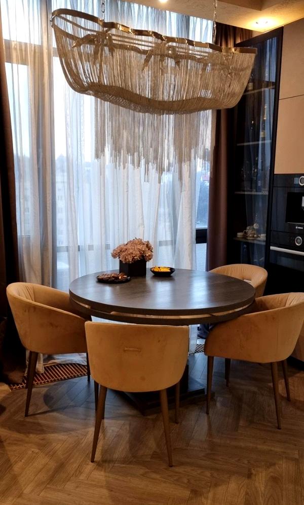 Luxury 3-Room Apartment in Novopecherski Lipki Complex