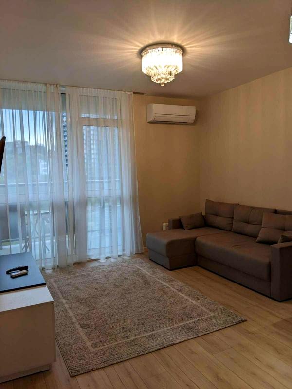 Modern Studio Apartment in French Quarter Complex, Kyiv City Center