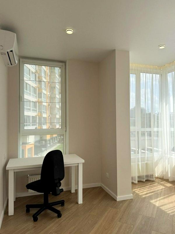 Cozy 2-Room Apartment in Nyvky Park Complex, Close to Metro