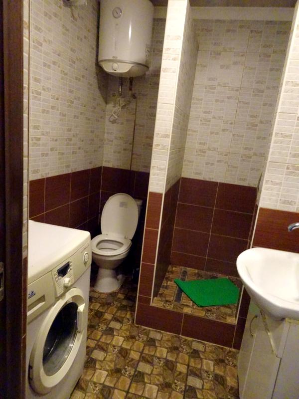 1-Room Apartment near Vokzalnaya Metro with Full Renovation