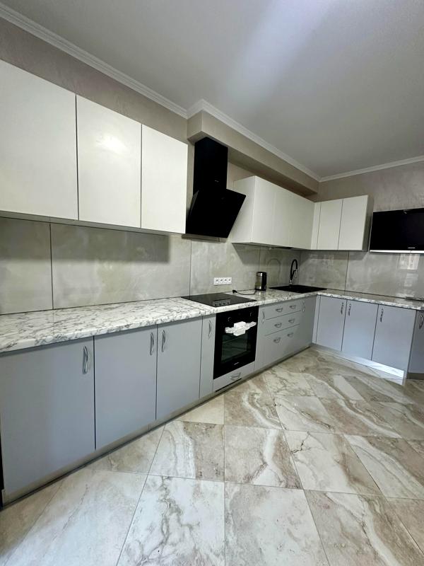 2-bedroom apartment in Patriotika Complex with designer renovation