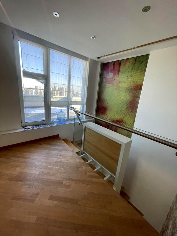 Spacious 2-Level Panoramic Apartment in Liko-Grad Complex