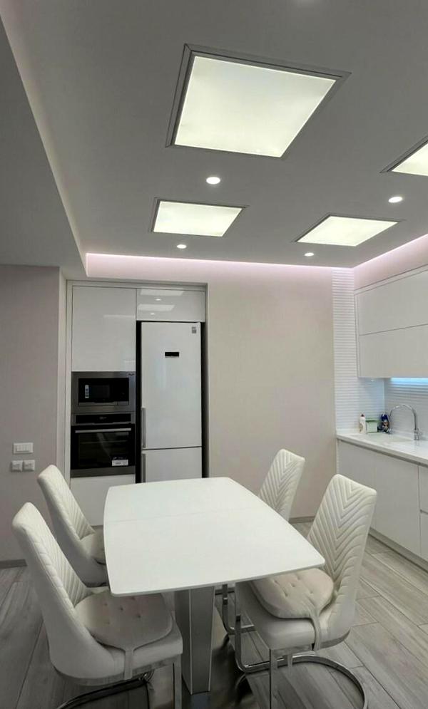 3-Bedroom Apartment in Podil, Hlybochytska Street, Modern Furnished