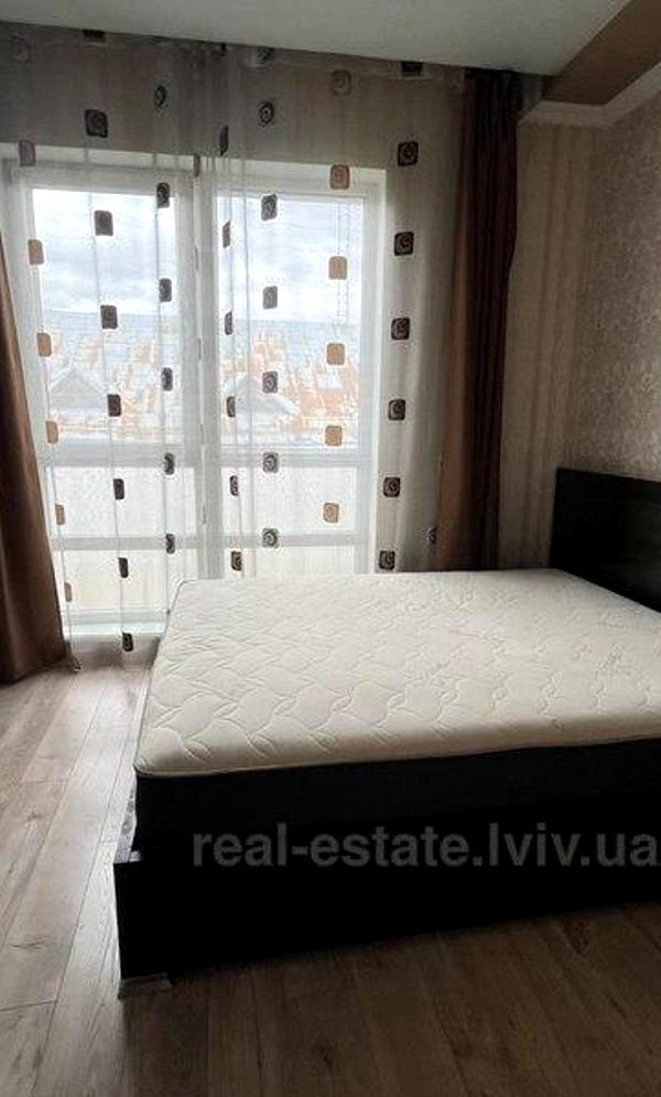 Spacious Apartment with Comfortable Zoning and Fully Equipped Kitchen