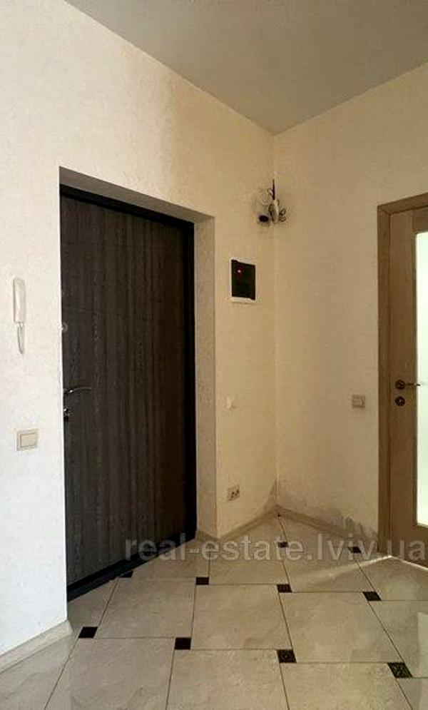 Spacious Apartment with Comfortable Zoning and Fully Equipped Kitchen