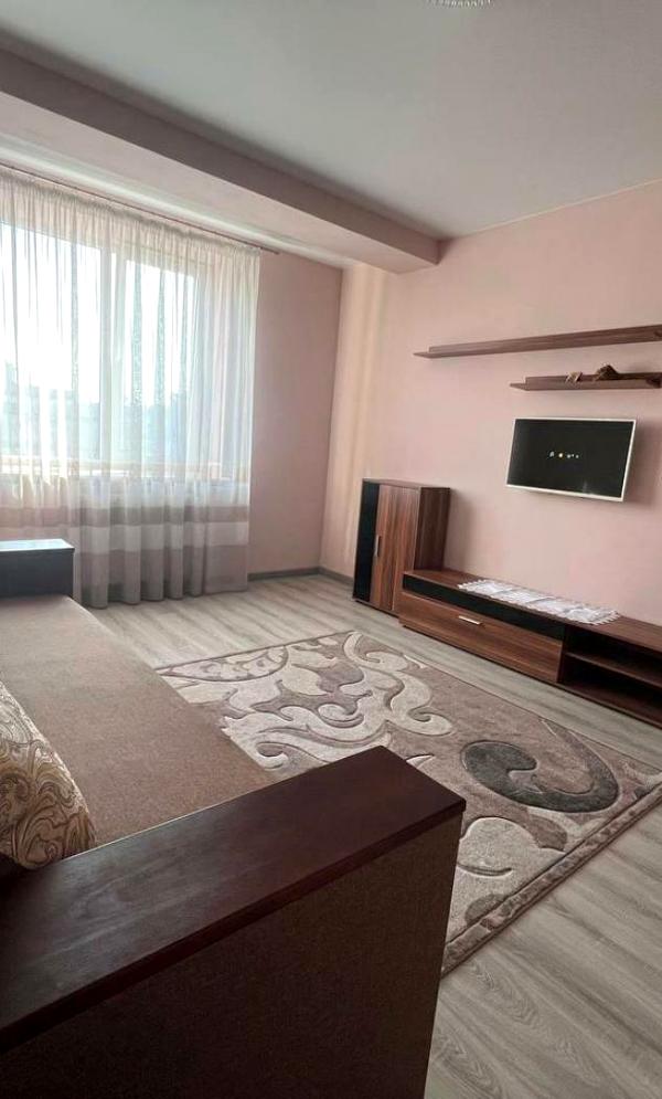 2-bedroom apartment near Lviv city center with parking and pet-friendly